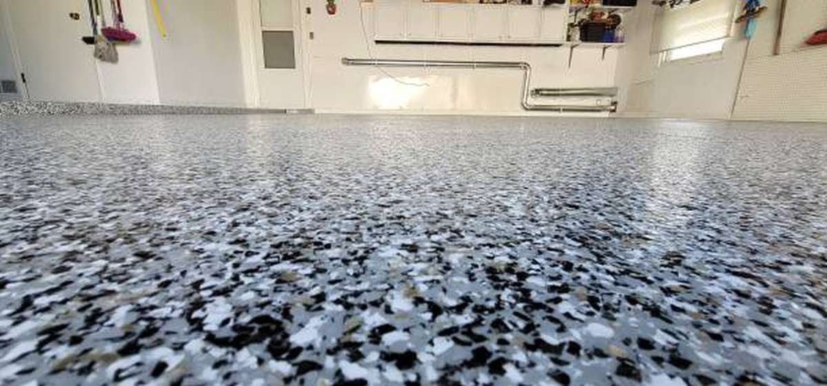 a full guide to comparing polyaspartic and epoxy floor coating1